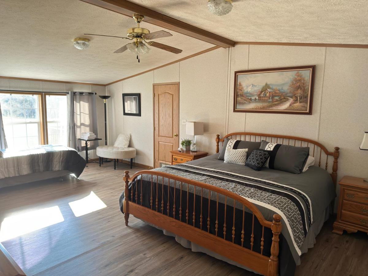 Spacious Cozy Getaway ! King Bed, Game Room, Out Door Patio Cairo ภายนอก รูปภาพ